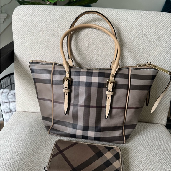 Burberry Cream and Brown Check Tote and Wallet - Picture 1 of 7
